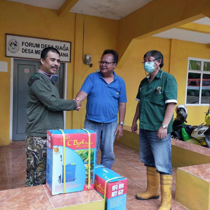 PT. KADILA LESTARI Berikan Bantuan Peralatan Pencegahan Covid-19 untuk Desa Mekarlaksana
